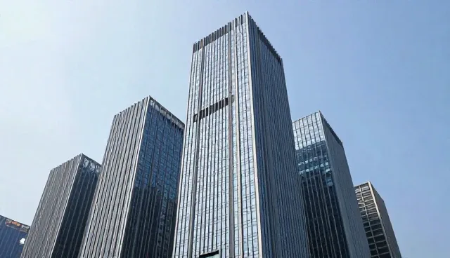 材料选择对城市雕塑性能的影响与适用条件